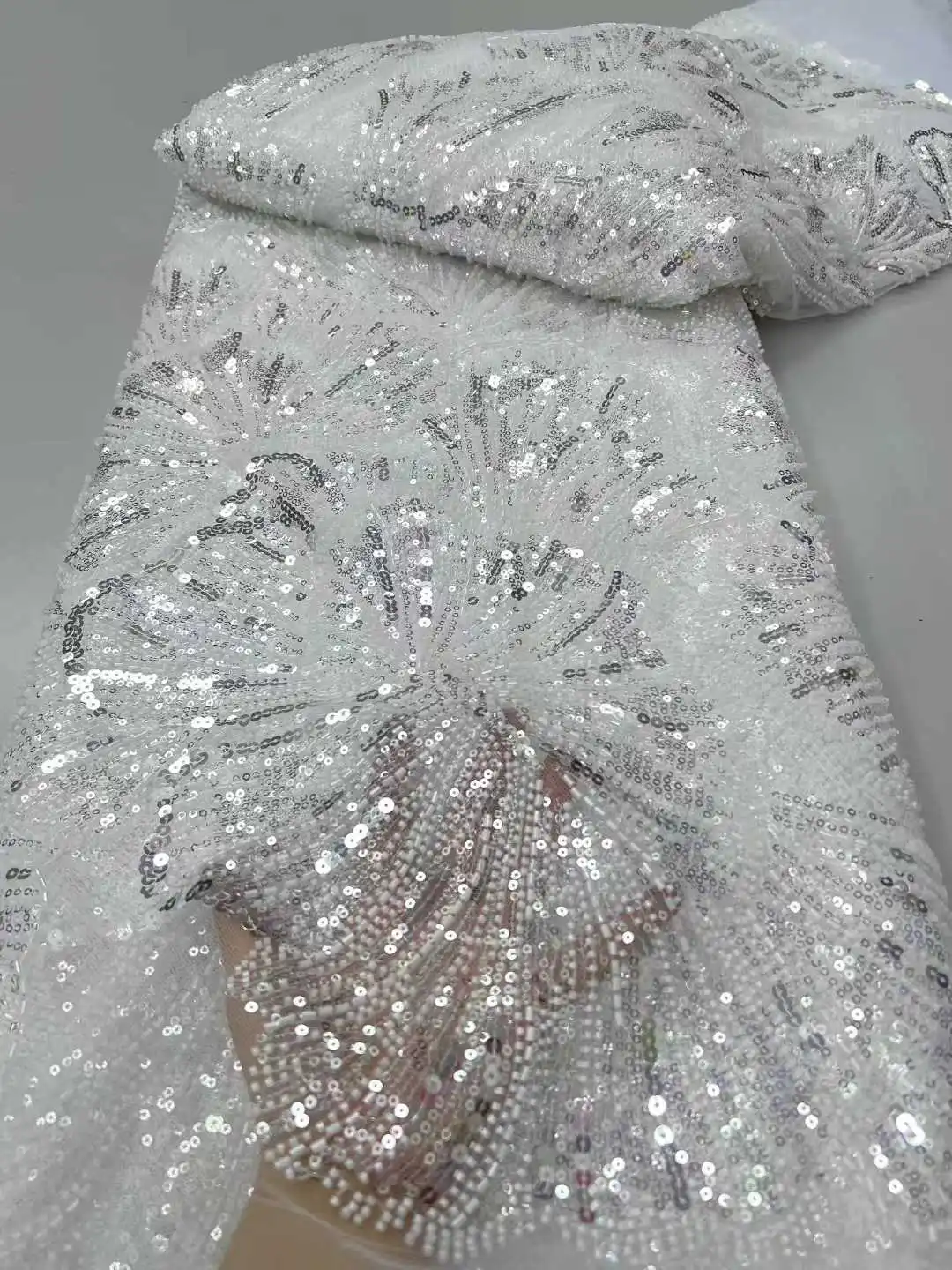 2025 الفاخرة الفرنسية شبكة التطريز مطرز أقمشة الدانتيل الأفريقي النيجيري الترتر أقمشة الدانتيل لفستان الزفاف مواد الخياطة