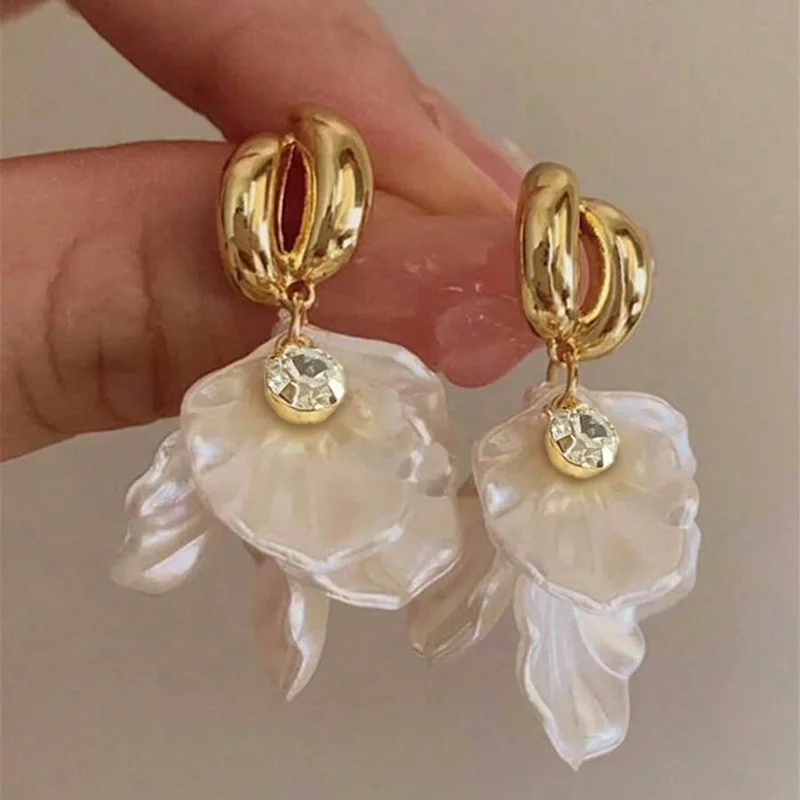 Retro Sweet Elegant Multilayer White Color Petals Tassel Dangle Earrings for Women Korean Style Simple Jewelry Trend Accessories