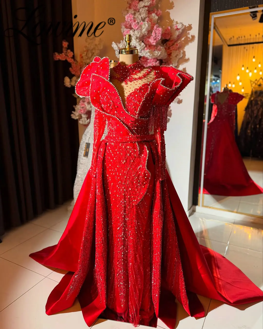 

Ближний Восток Красные мусульманские платья для выпускного вечера с длинными рукавами и съемным шлейфом 2026 Арабские помолвочные вечерние платья по индивидуальному заказу