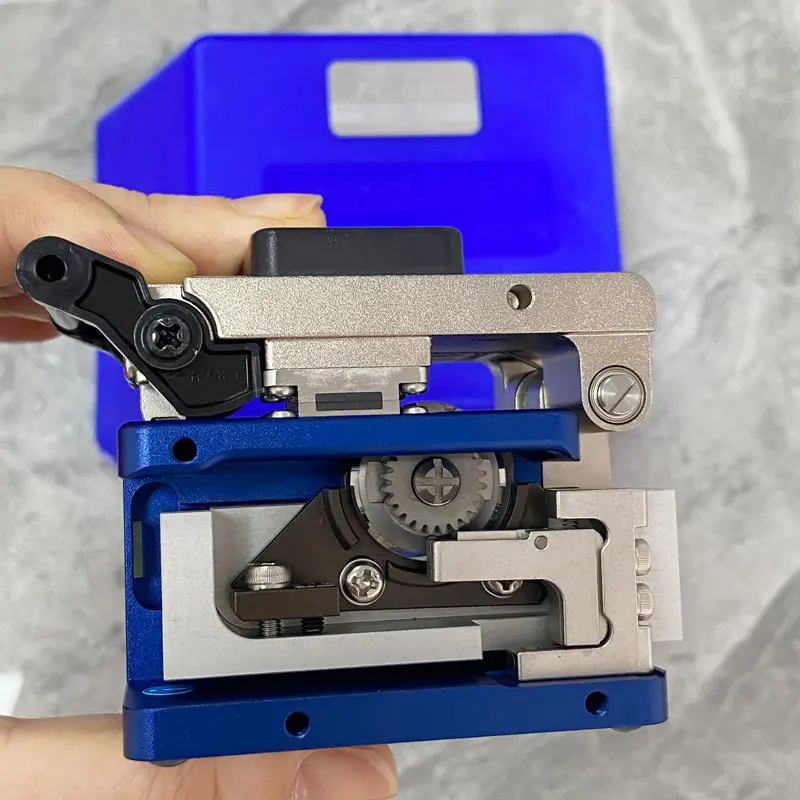 Sumitomo FC-6RS High Precision Fiber Cleaver with Auto-Rotating Blade Suit Single Fiber, Without Scrap Collector Made In Japan