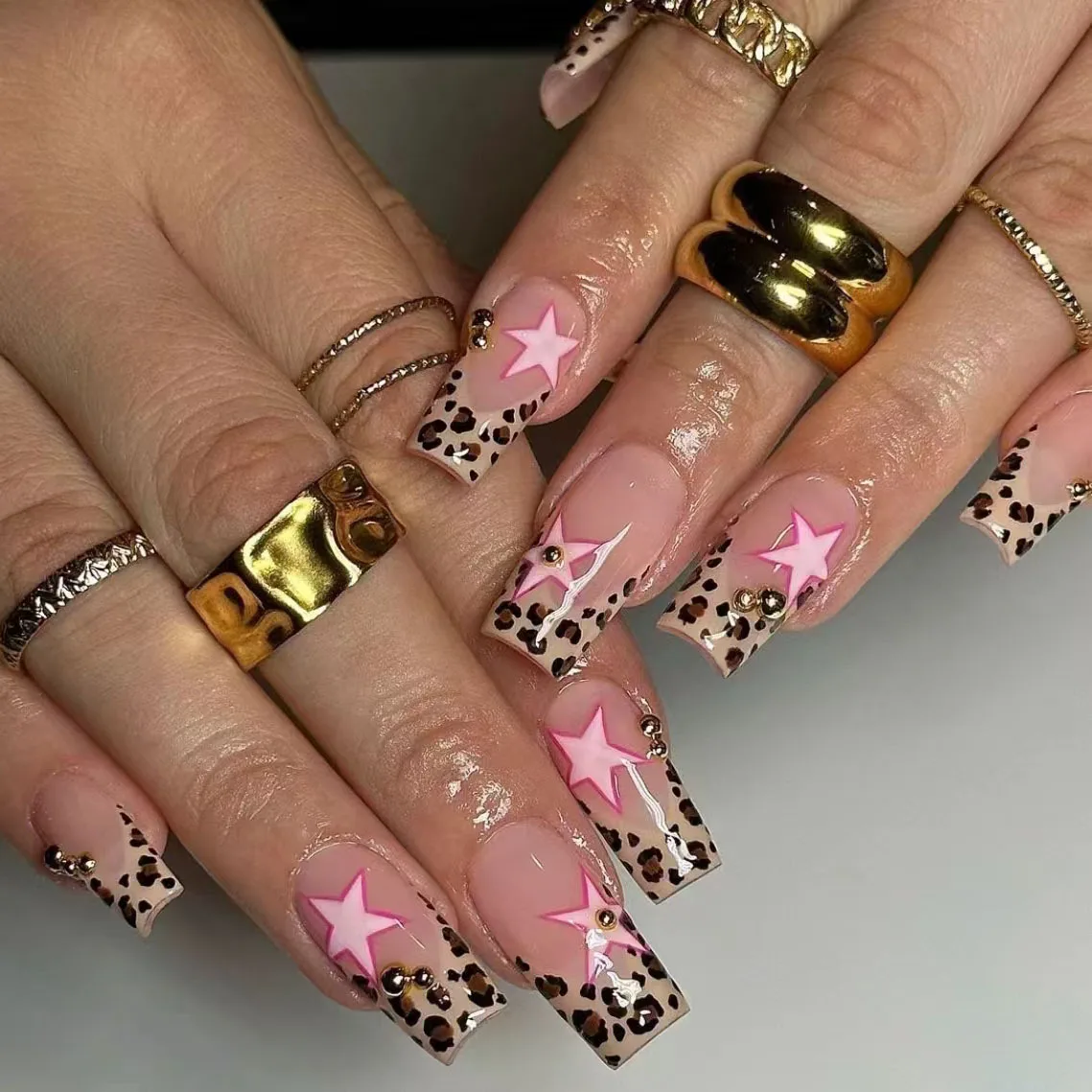 

24PCS Simple Pink French Wearing Armor European and American Pink Leopard Pattern Spicy Girl Press on Nails Fake Nail for Woman