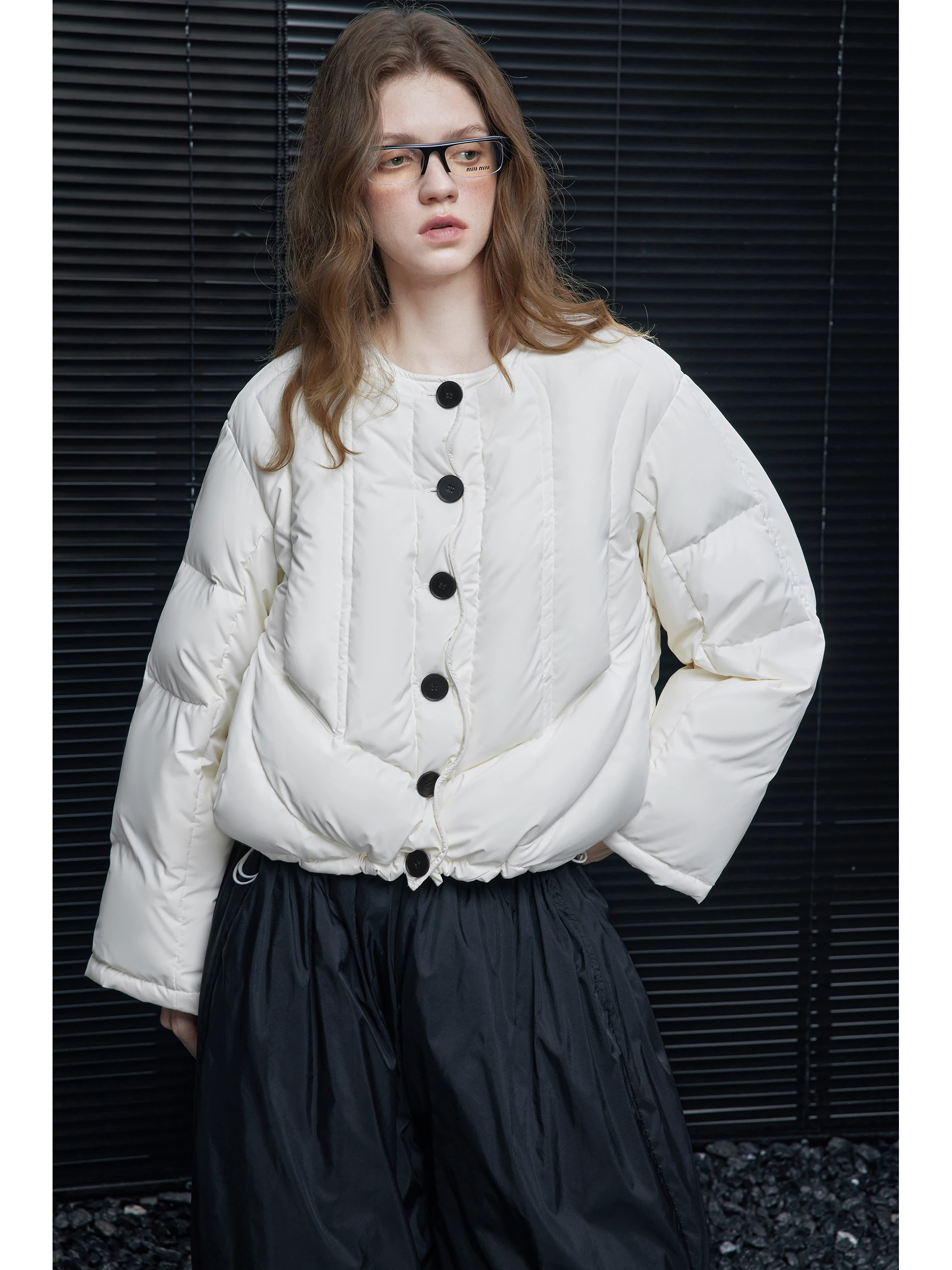 

White ort round Ne down Jaet Women's Faionable Street Sle Loose Fit Warmth Single Button Closure Du down Coat