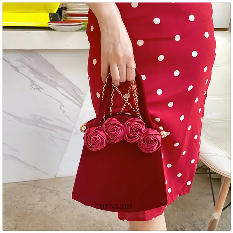 Retro Red Velvet Handbag Temperament Rose Flower Design Chain Crossbody Bag Bridal Wedding Bag Light Luxury High-end Commute Bag