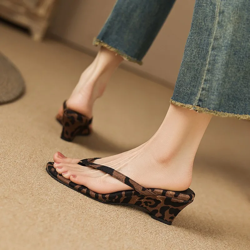 Plus Size Denim Clip-Toe Flip-On Slippers Summer New Round Toe Slide-Resistant Heel Sandals