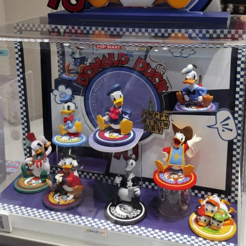 Popmart Asli Disney Donald Duck Seri Ulang Tahun ke-90 Figur Kotak Misteri Boneka Dekorasi Lucu Hadiah Modis Hadiah Ulang Tahun