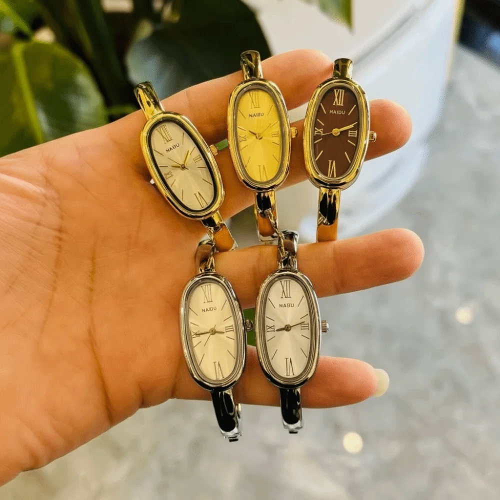 Lightweight Luxury Bracelet Watch Elegant Gold/Silver Wristwatch Oval Dial Roman Dial Quartz Watch for Women Quartz Wristwatches