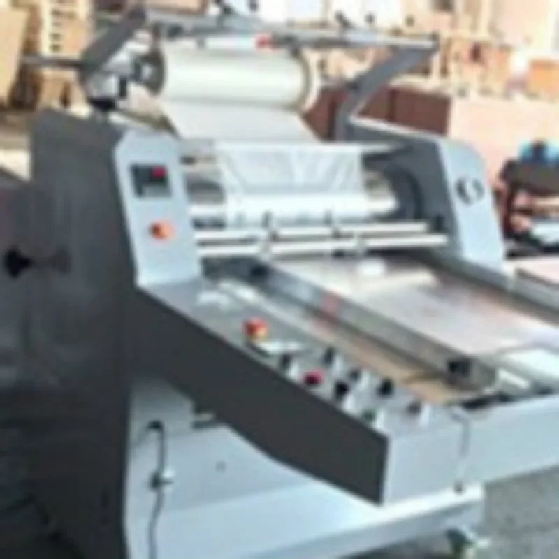 Automatic heating laminating machine, special laminating machine for advertising graphics and text
