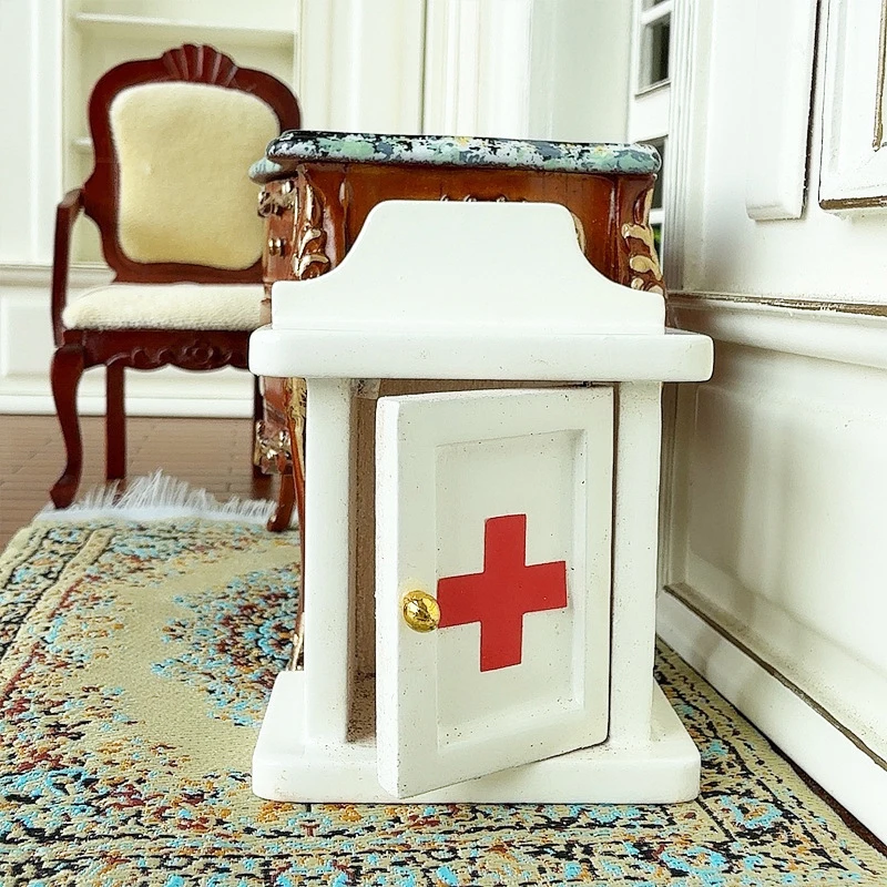 1/12 Dollhouse Mini Wooden Medicine Box Model Doll Home Storage Box Furniture Toy Dolls House Decoration Kid Pretend Play Toy