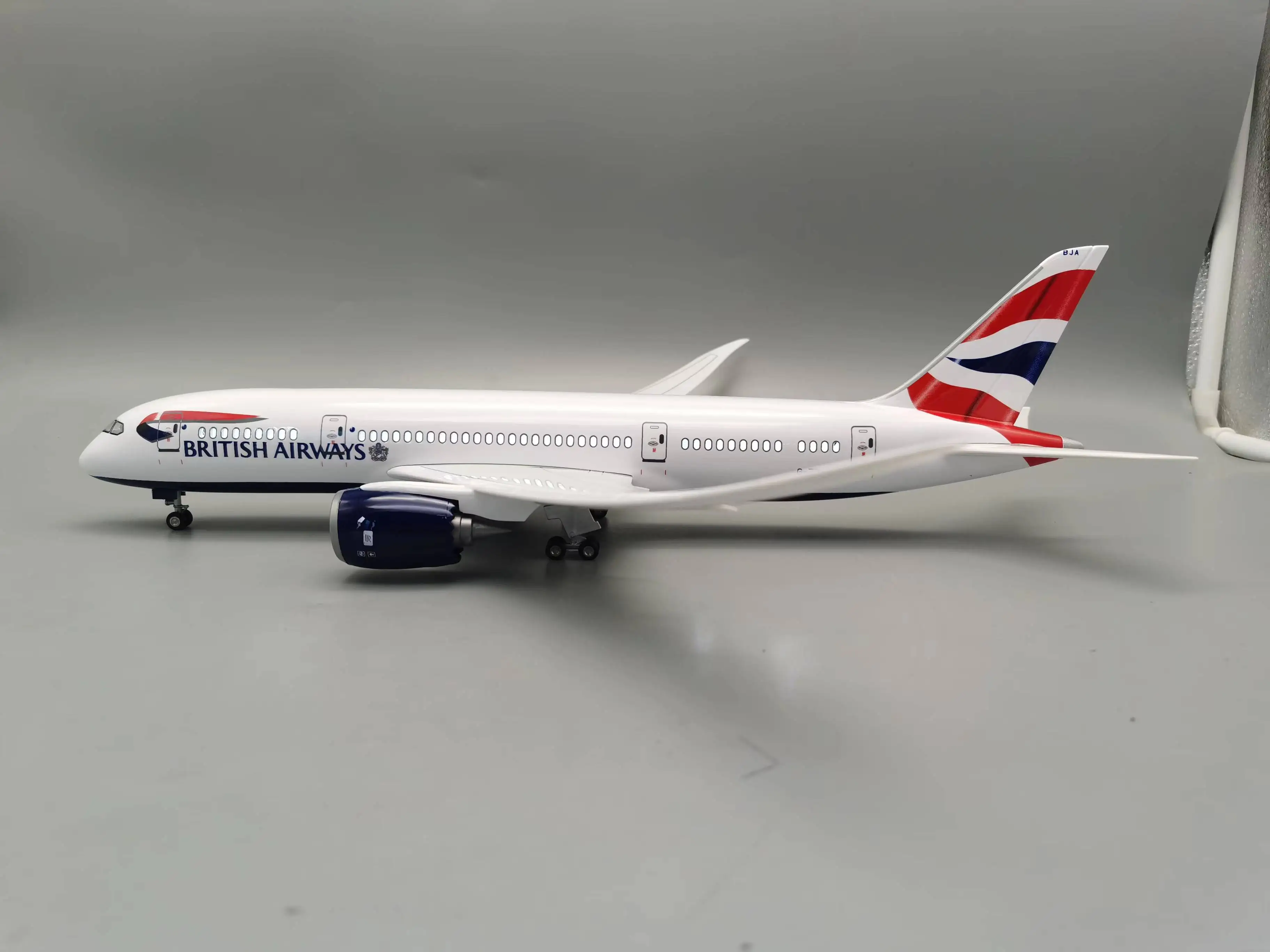 Decorate Airplane 43CM 1/130 For 787 British Airways Airplane Model B787 Plastic Resin Replica Plane Model For Collection Gift