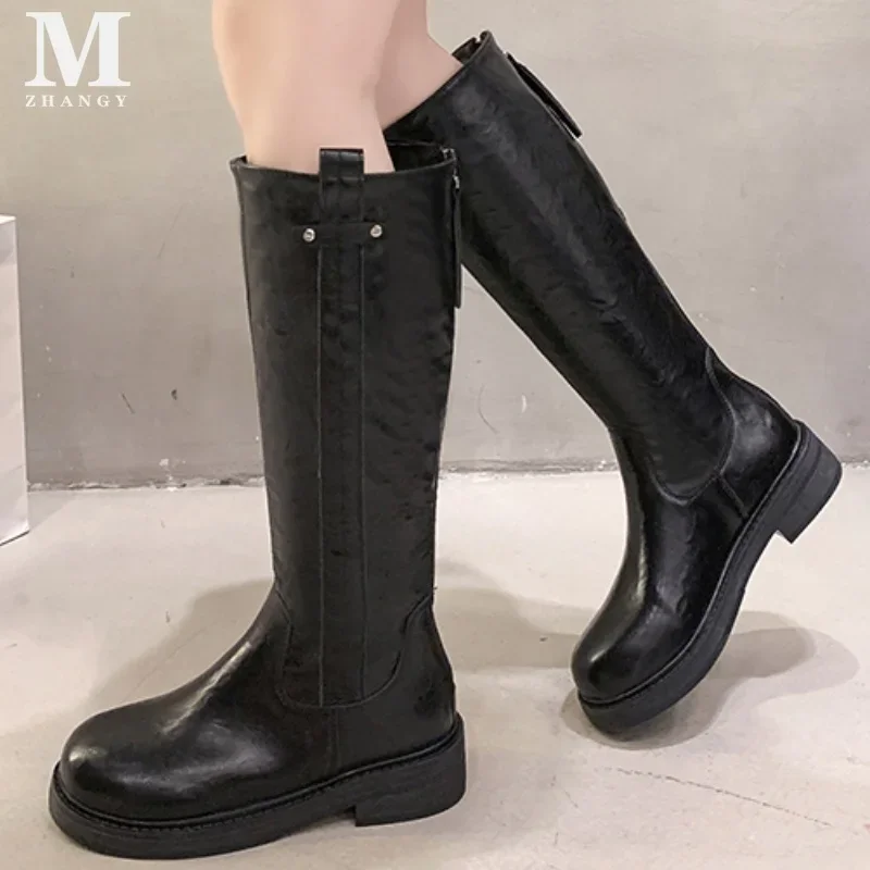 Bottes en cuir au genou pour femmes, talons mi-hauts épais, chaussures de moto confortables, créateur tendance, hiver, nouveau, 2025