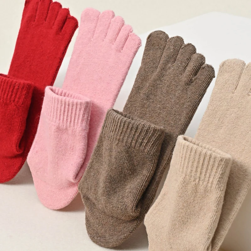 5 paia di calzini in lana a 5 dita invernali Solid Fluffy Thick Thermal Keep Warm Soft Elastic Simple Women calzini a punta corta di buona qualità