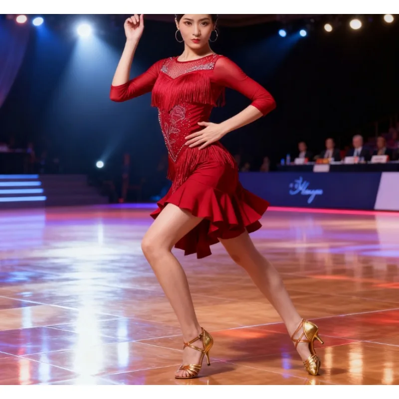 ชุดเต้นลาตินผ้าไหมนมสีชมพูประดับคริสตัลสำหรับการแสดงกลุ่ม