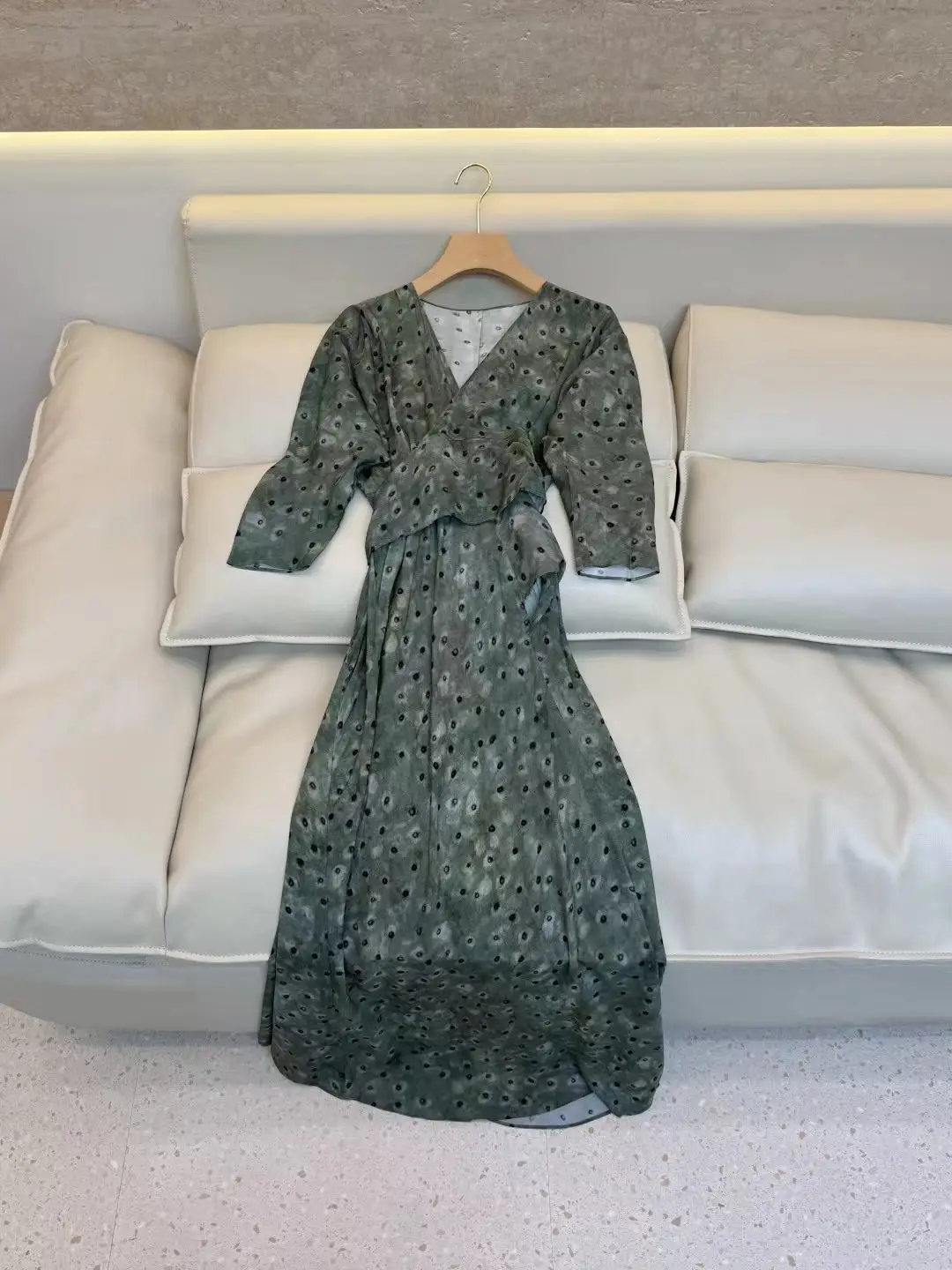 2026 Retro Polka Dot V-Neck Dress for Women, Summer Long-Sleeve Slim-Fit Waisted Elegant Maxi Dress