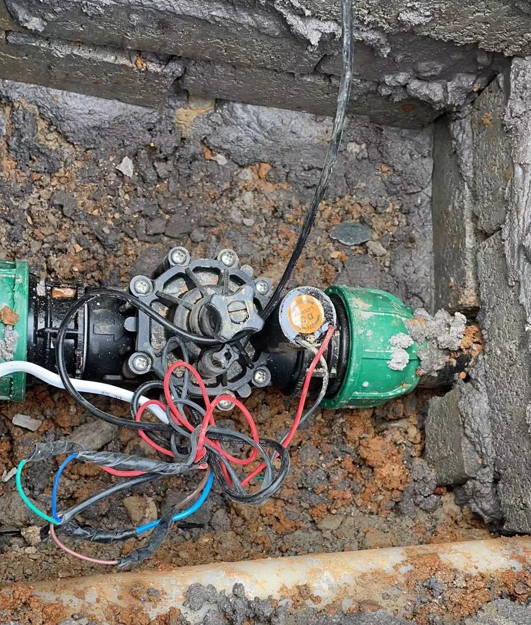 101DH - DC Latching  1 in. DH Series Inline Plastic Residential Irrigation Valve with Flow Control