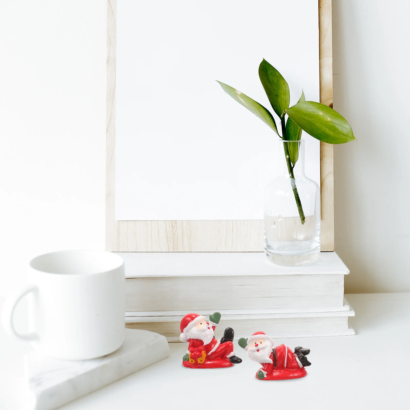 

2pcs Mini Christmas Santa Claus Ornament Resin For Xmas Party Decoration Holiday Gift Festive Home Decor Xmas Landscape Decor