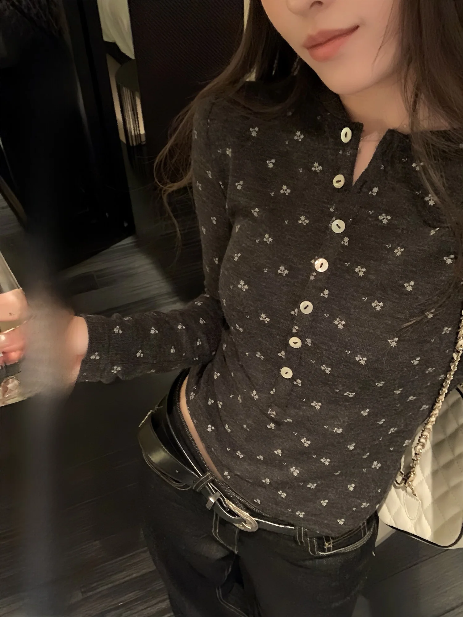 

Hhi Women's Slim Fit Long Sve Knitted Base irt Winter Faion Floral Design Floing Inner Wear Casual Top