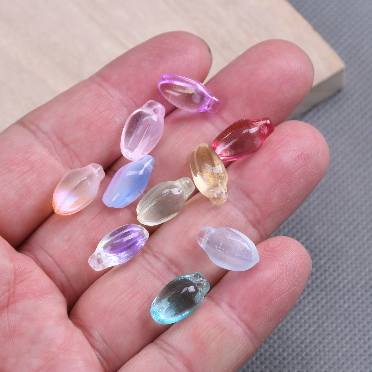 10 Stück Blütenknospenförmige 10x8mm Lampwork Kristallglas Lose Anhänger Perlen für Schmuckherstellung DIY Basteln Blumen-Accessoires – Detail 4