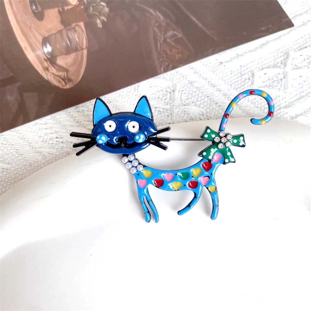 Cute Cat CZ Pearl Heart-Shaped Women's Multicolor Enamel Brooch Luxury Zirco Animal Metal Lapel Pin Clothing Jewelry Accessories