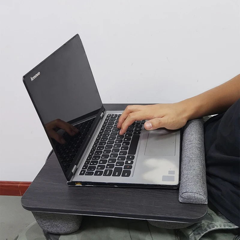 Mumucc mesa do computador do escritório em casa, compatível com laptops sob 17 polegadas, apropriado para o trabalho no sofá, vem com punho acessível