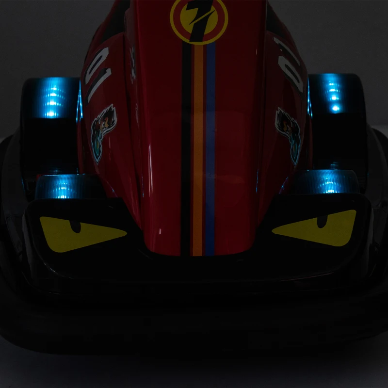 سيارة ممتصة للصدمات للأطفال 12 فولت تدور 360 درجة في مكان تشغيل المؤثرات الصوتية والأضواء للأطفال الذين تتراوح أعمارهم بين 3-5 سنوات أحمر