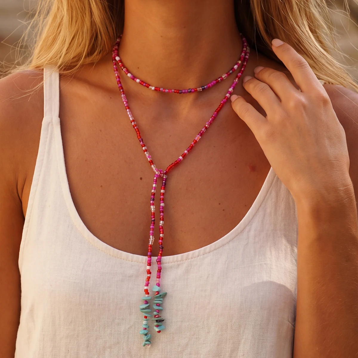 Bohemian Long Layered Seed Bead Necklace for Women Retro Turquoise Chip Pendant Colorful Jewelry Summer Beach Fashion Accessory