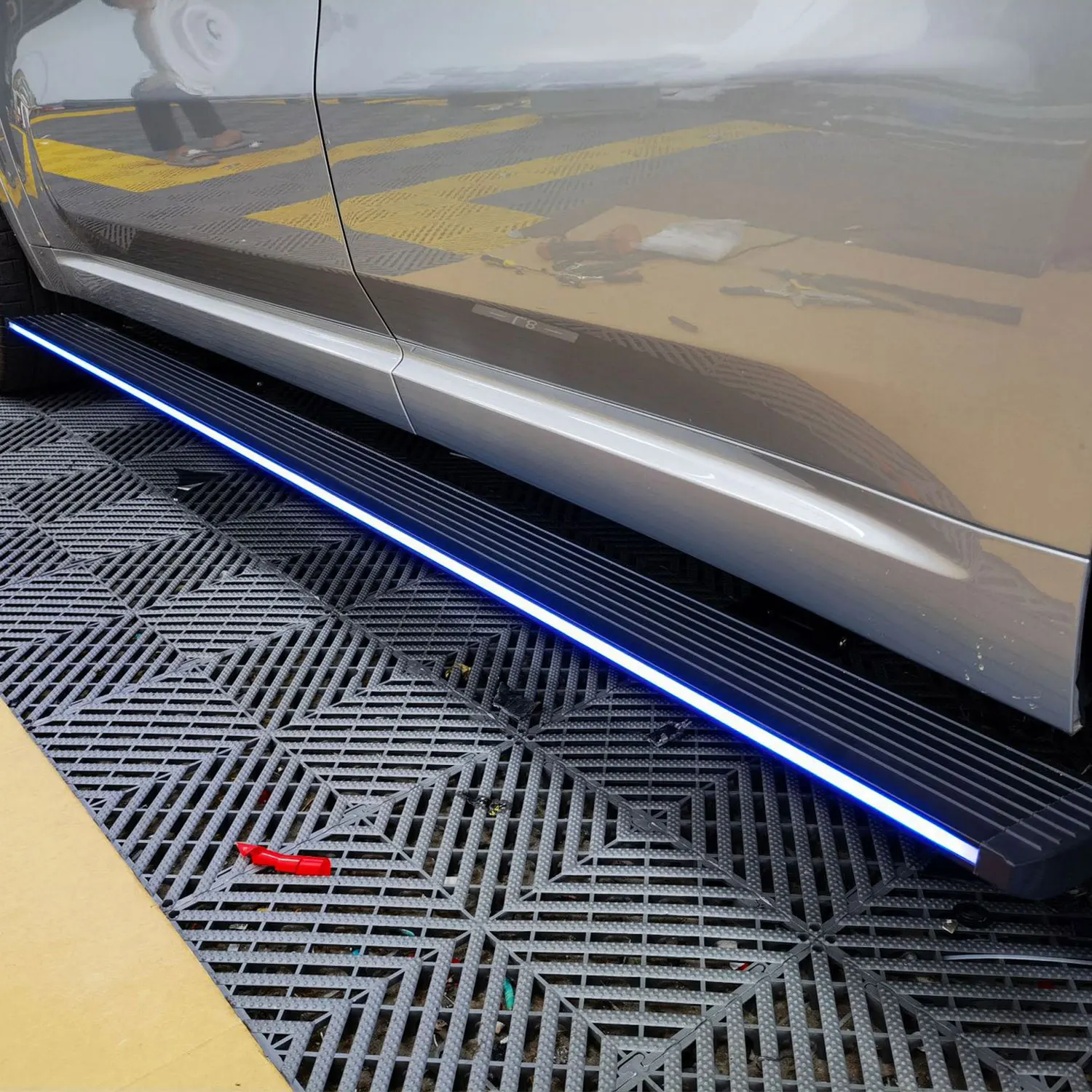 Fits Land Rover Range Rover Evoque 2019-2026 Deployable Power Electric Running Boards with LED Light Strips Side Step Nerf Bars