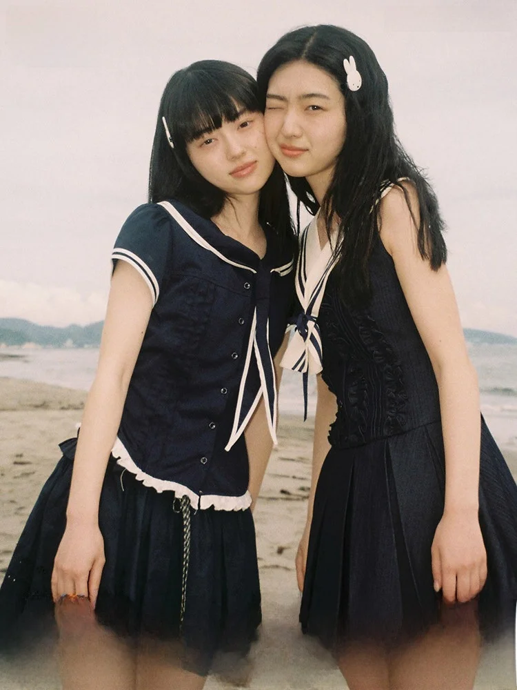 

Женский хлопковый летний тонкий топ SunsetPark ell темно-синего цвета с коротким рукавом, приталенный, с матросским воротником