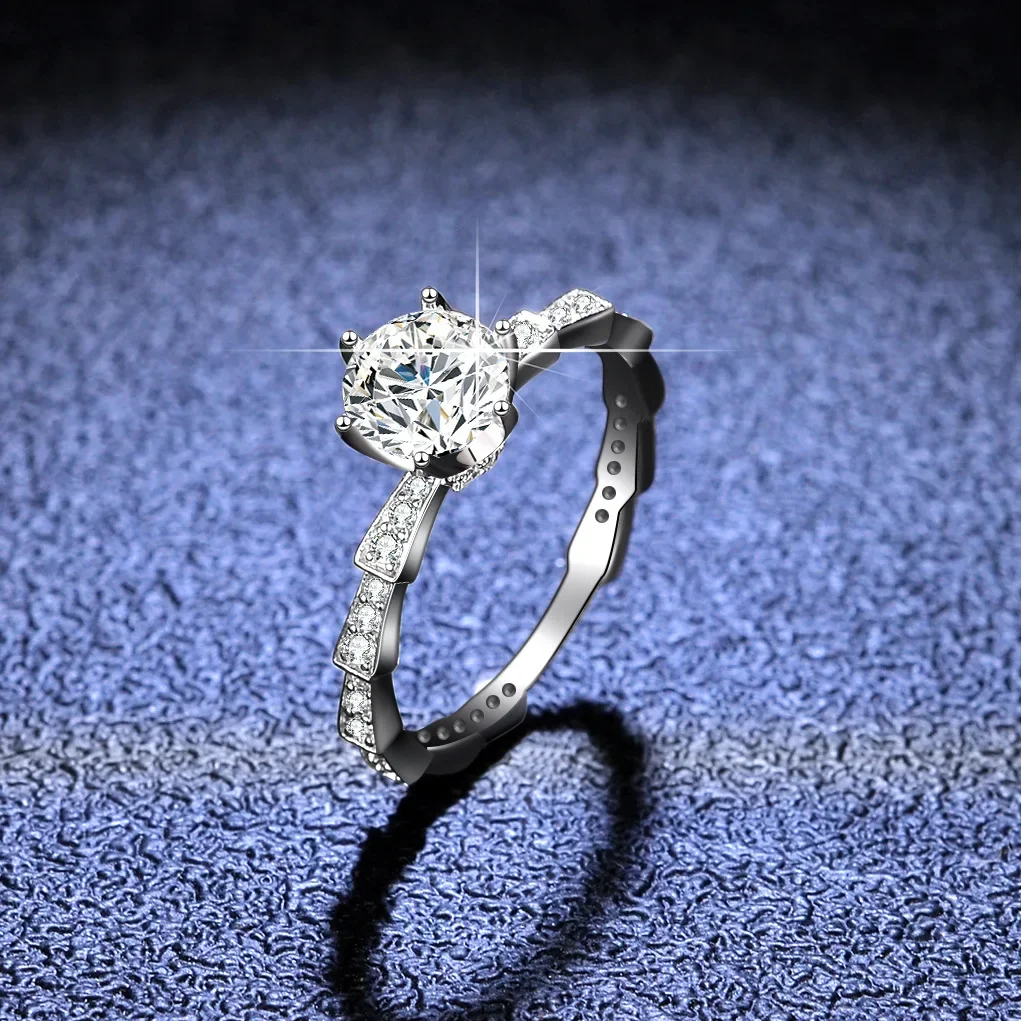 

18K gold inlaid diamond ring, moissanite 6-claw snake shaped hollow diamond ring, PT950 platinum fashion ring, women's gift