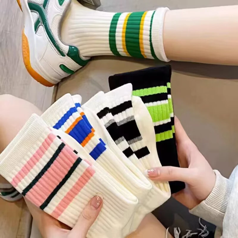 1Pair Gradient Color Women Socks Stylish Letters Middle Tube Sock Female Street Tide Crew Socks Soft Moisture-wicking Socks