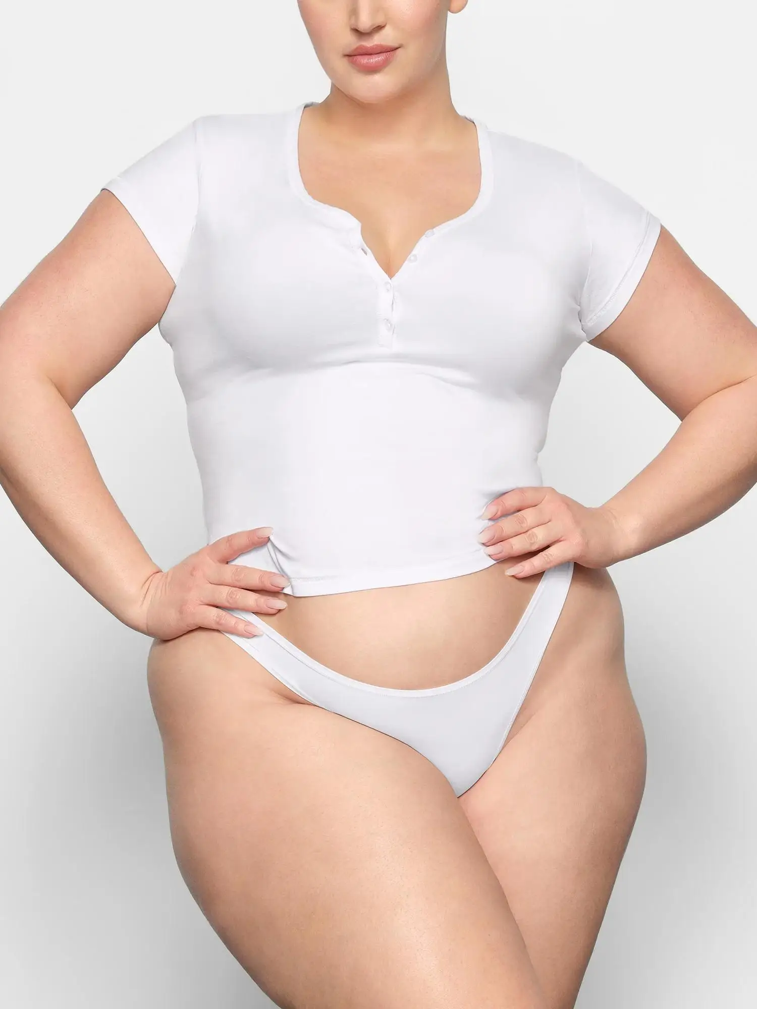 قميص صيفي بأكمام قصيرة من القطن الخالص، طبقة أساسية برقبة على شكل V، تصميم ضيق متعدد الاستخدامات، أنيق وجذاب على طراز كارداشي...