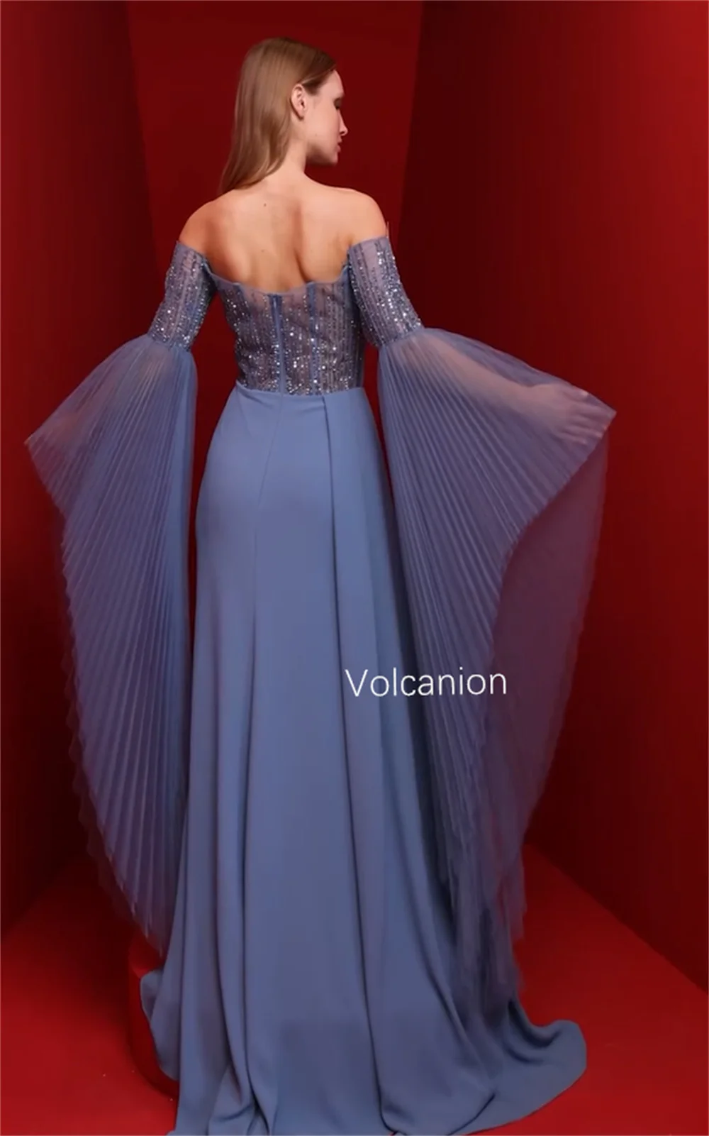 Abiti lunghi con spalle scoperte e pieghe in jersey con strass personalizzati Abiti lunghi su misura per occasioni di ballo di fine anno