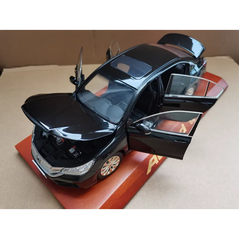 Diecast 1:18 Schaal Originele Guangqi Honda 9e Generatie ACCORD Legering Model Auto Collectible Toy Gift Souvenir