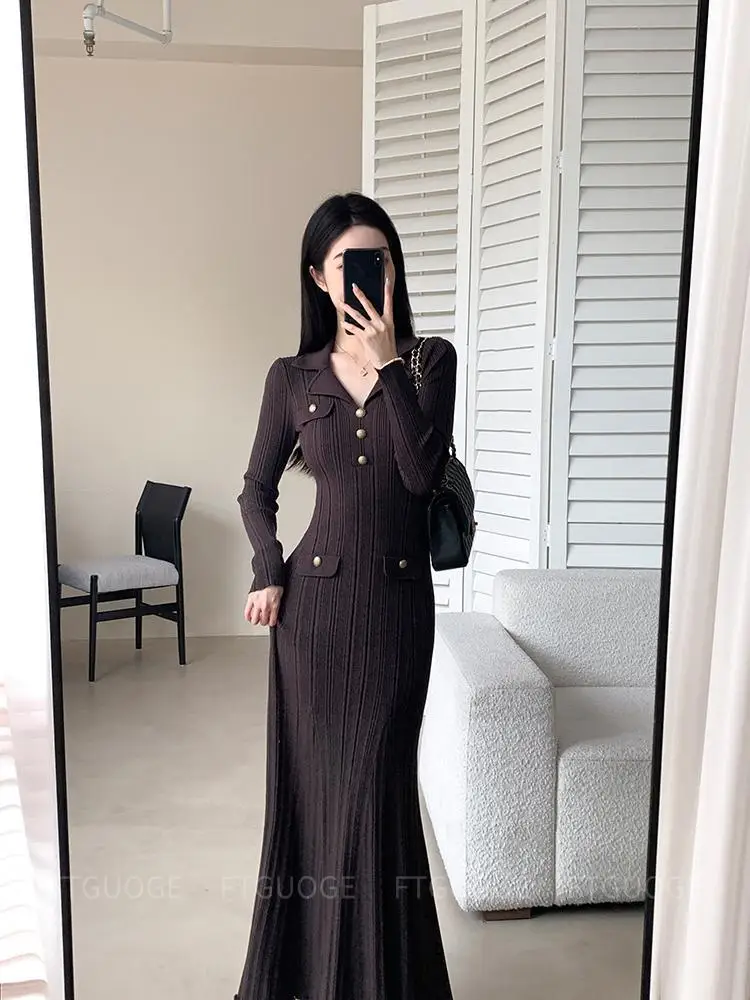 Femmes coréennes marron élégant à manches longues robes à revers automne hiver tentation mince Festival queue de poisson robe tricotée 2025 Simple