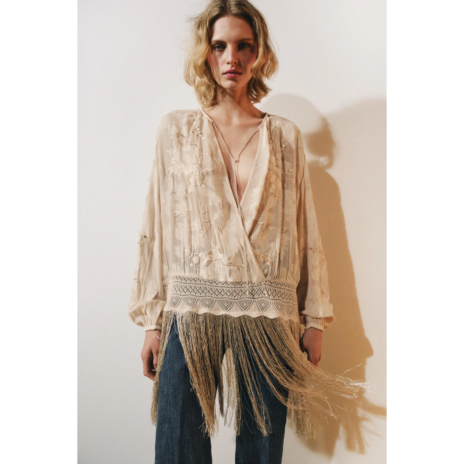 Early Autumn New Arrival Women's Fashion Simple Chic Long Sleeve Tassel Shirt Loose Polyester Fiber round Neck Mid-Length