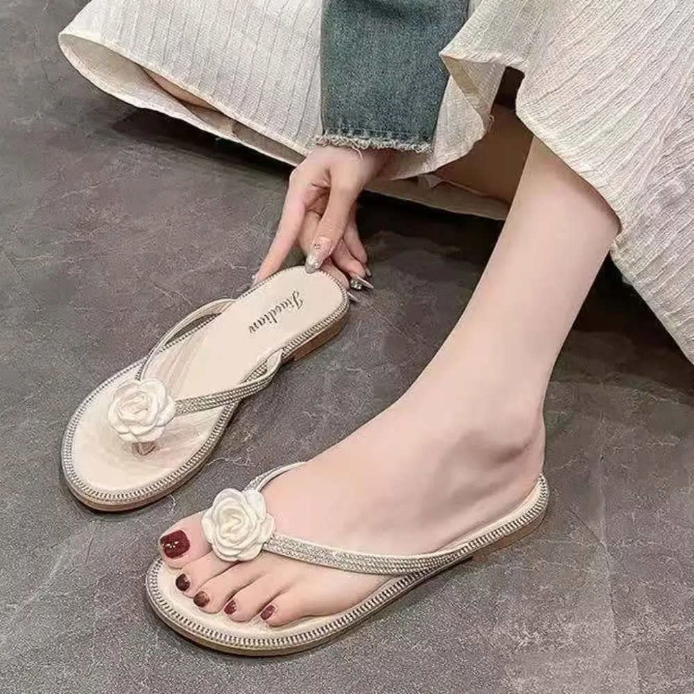 شباشب بسيطة مضادة للانزلاق على شكل زهرة كريستالية نعل ناعم من مادة PVC شباشب للشاطئ صنادل صيفية غير رسمية حلوة للمنزل #1