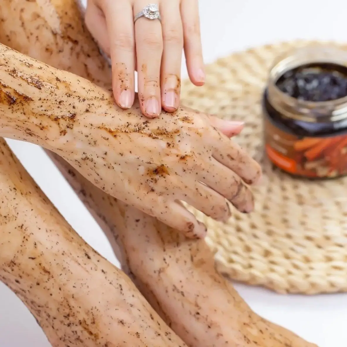 exfoliante-corporal-vietnamita-tay-te-bao-chet-body-que-hoi-ca-phe-bilena-exfoliante-380ml