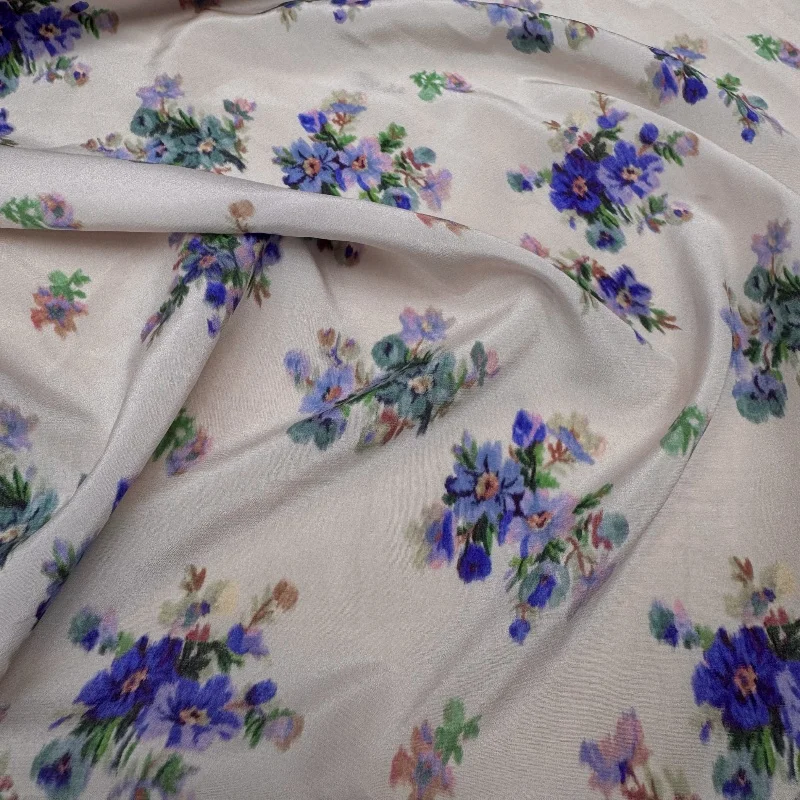 

1 метр, 100% шелк тутового шелка, креп-шелковая ткань 16 мамме, телесный розовый, с маленьким цветочным принтом, ширина 140 см, 55 дюймов, по дворам JX078