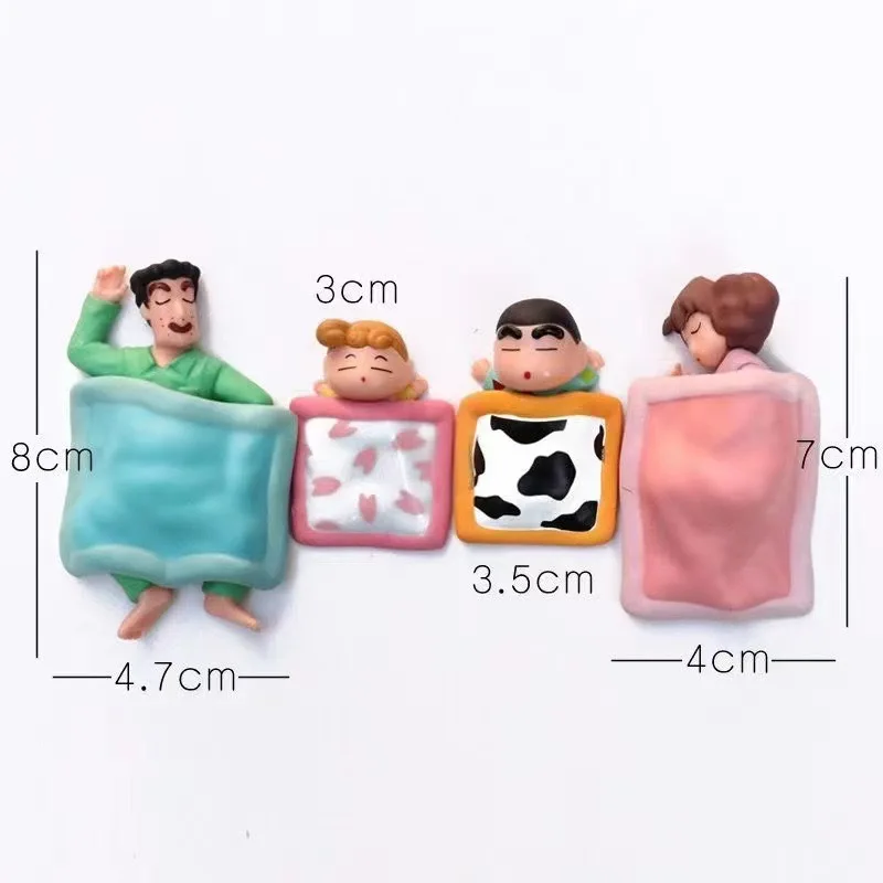 4 ชิ้น/เซ็ตอะนิเมะ Crayon Shin-Chan Sleeping เป็นครอบครัว Kawaii ตัวเลขการกระทํา PVC ชุดเครื่องประดับตกแต่งรถของเล่นตุ๊กตาของขวัญ