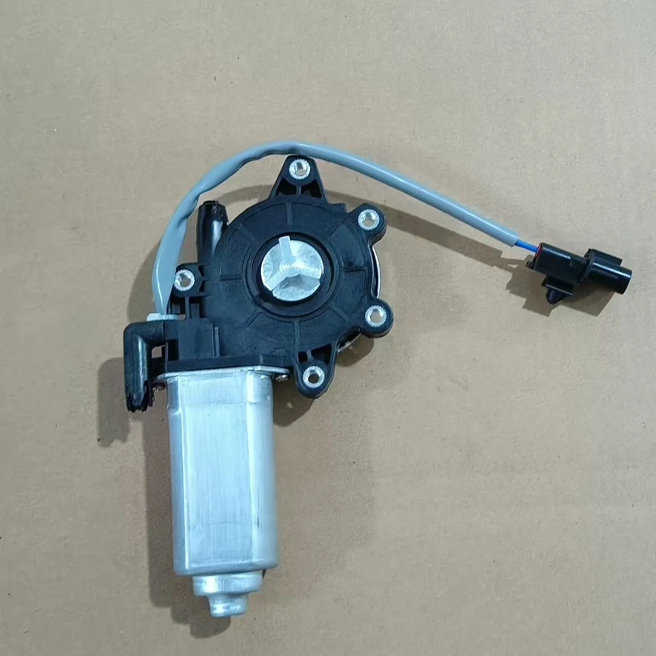 Fensterhebermotor 1744181610 1-74418161-0 1744181620 1-74418162-0 für Isuzu FVR23 6WG1 Fensterhebermotor Autoteile – Detail 5