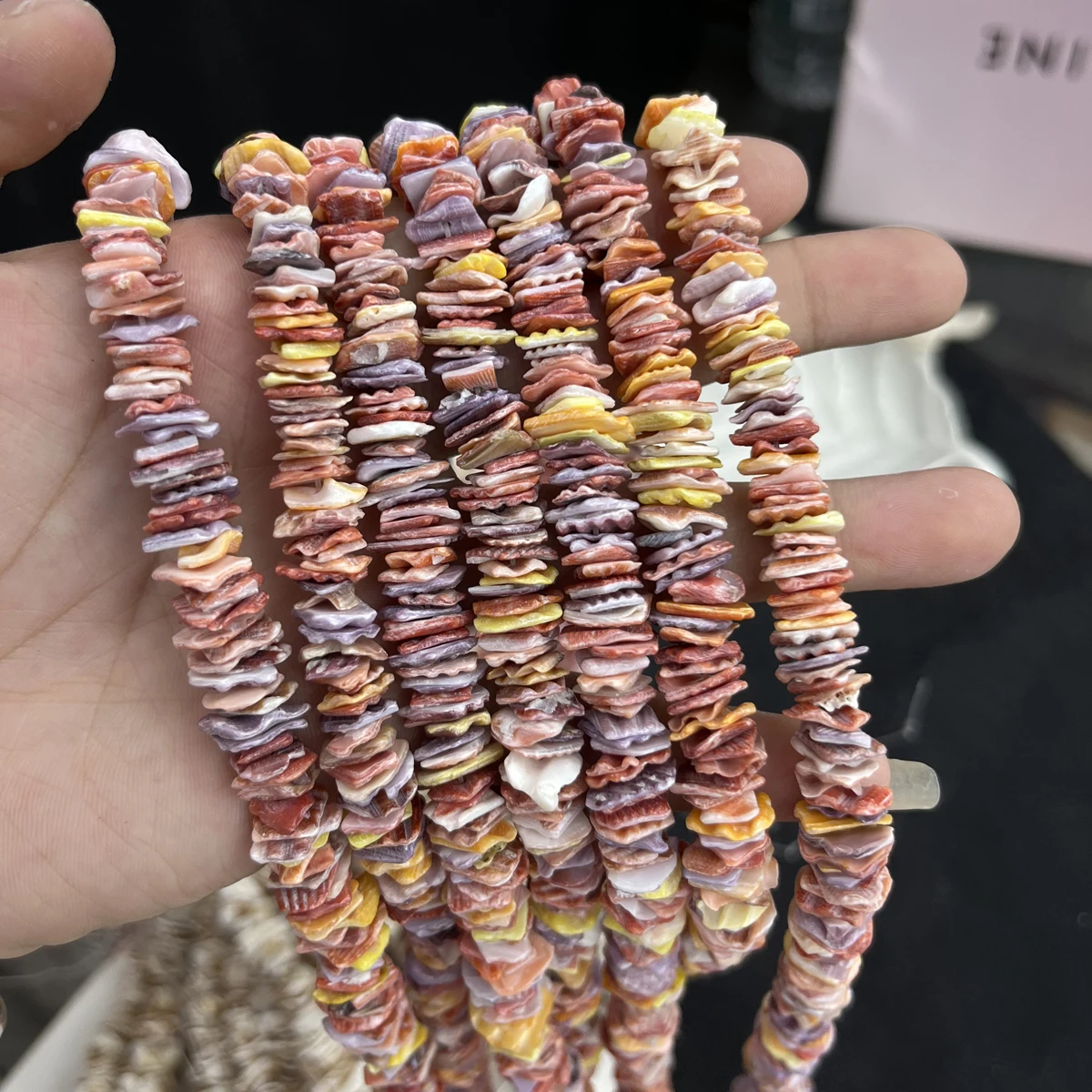 9-10mm Irregularly Shaped Spacer Beads Colored Natural Shell Semi-finished Beads for Jewelry Making DIY Necklace Accessories