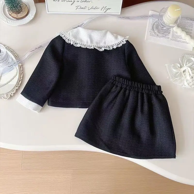 مجموعة ملابس الفتيات للربيع والخريف مجموعة جديدة معطف دانتيل بياقة للأطفال + تنورة قصيرة لطيفة مكونة من قطعتين ملابس أطفال