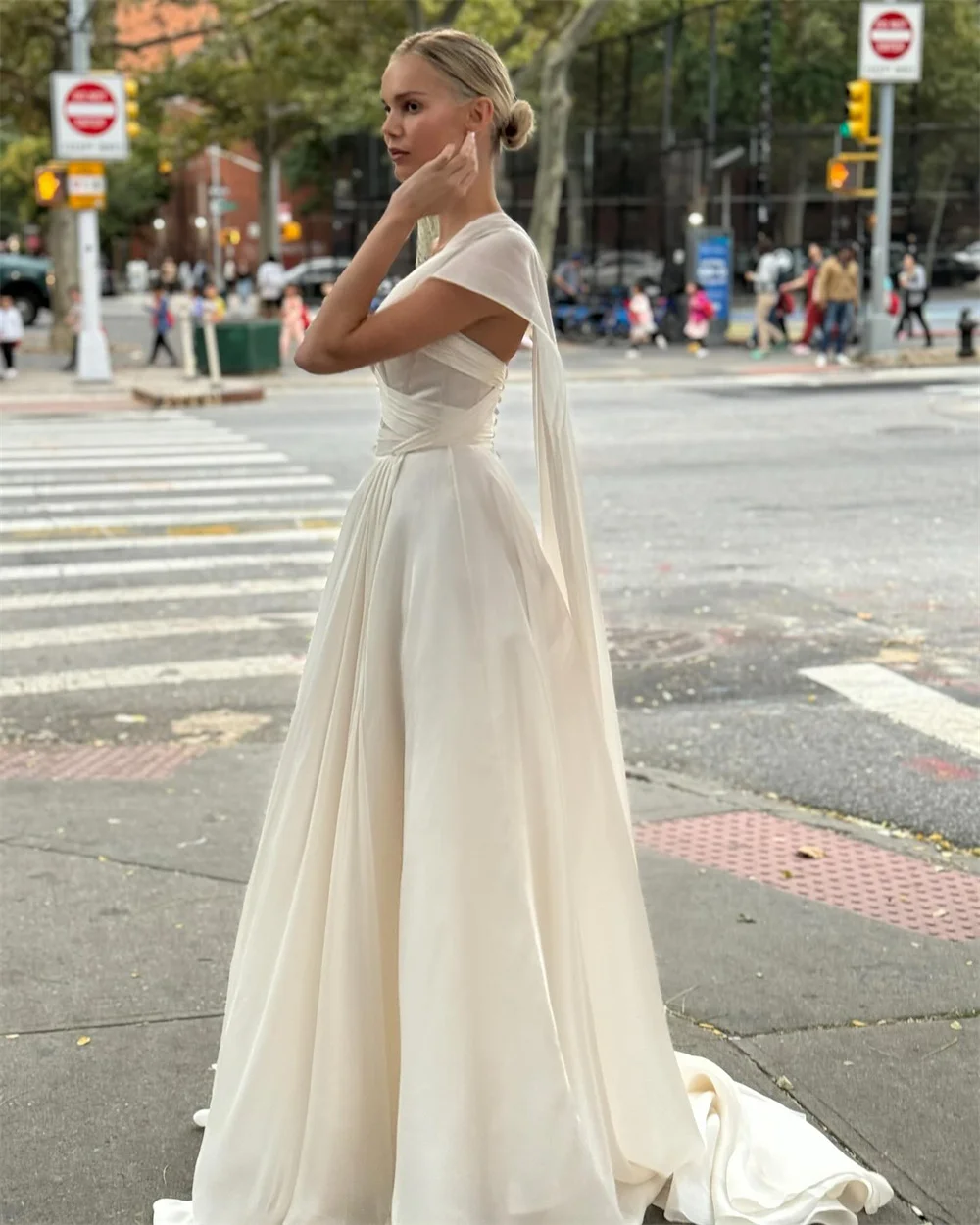 Tokyo personnalisé blanc une épaule robes de mariée sans manches Sexy Court Train robes de mariée 2025 élégant a-ligne robes de mariée