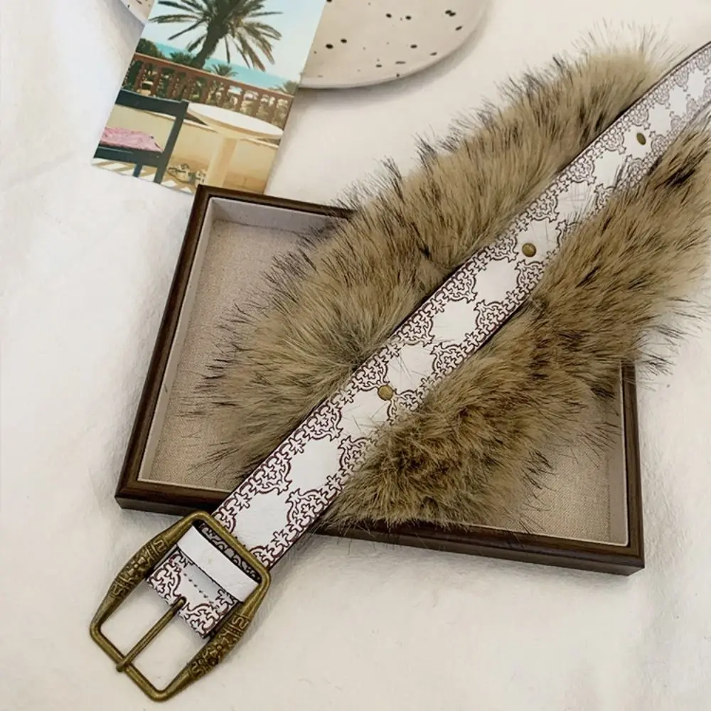 Personalità Cintura in pelliccia di pelle in pelle PU Cintura in pelliccia sintetica con rivetti in peluche Stile occidentale Retro Y2K Decorazione per abito con cintura