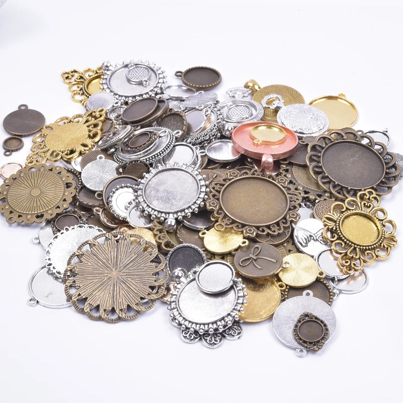 10-50pcs Mixed Antique Bronze Round Base Lacework Charms Pendants DIY Findings Tibetan Silver Jewelry Oranment Craft Materials