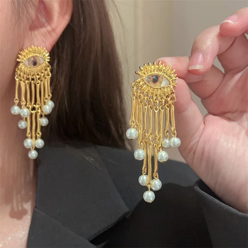 

Women's Vintage Eye Earring Exaggerated Trendy Earrings Baroque Style Imitated Pearl Earrings Delicate Tassels Jewelry