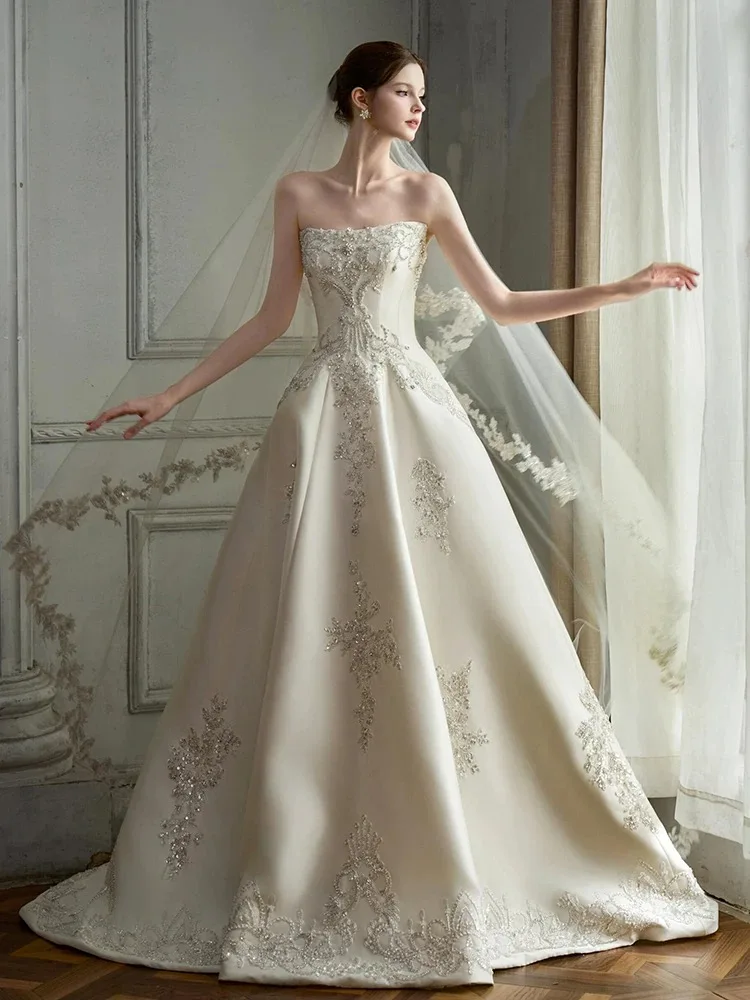Customized Satin Strapless Wedding Dress Sleeveless Luxury Embroidery Princess Sparkling Beaded Bridal Dress Vestidos De Novia