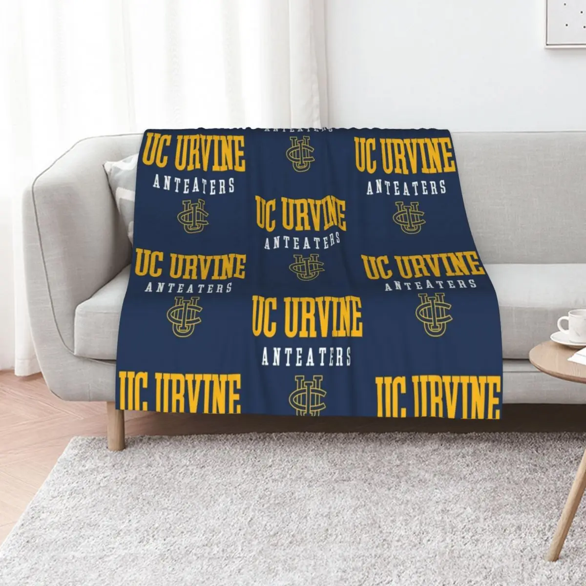 

UC Urvine Anteaters Throw Blanket manga Luxury Designer valentine gift ideas Soft Big Blankets