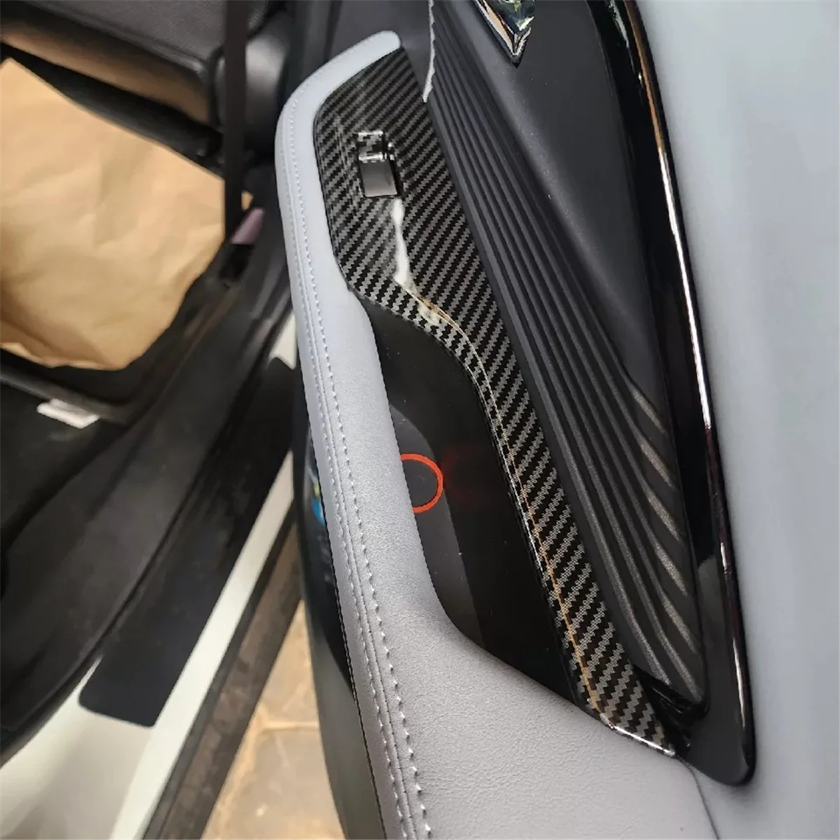 DGR-eFor تويوتا يارس كروس 2024 RHD ألياف الكربون نافذة رفع التبديل غطاء الكسوة الداخلية