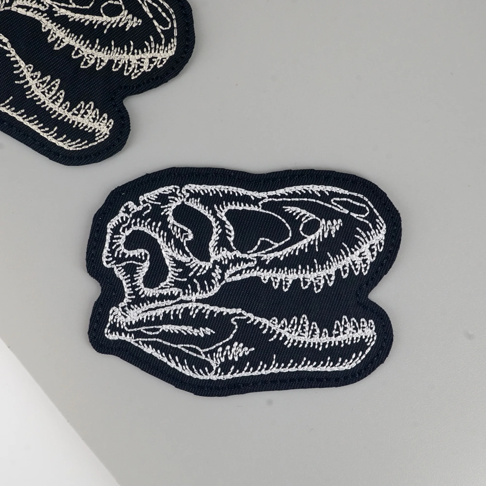 Tyrannosaurus Rex Schädel Bestickter Aufnäher Punk Rock Paleontologie Aufbügelbarer T-Rex Applikation