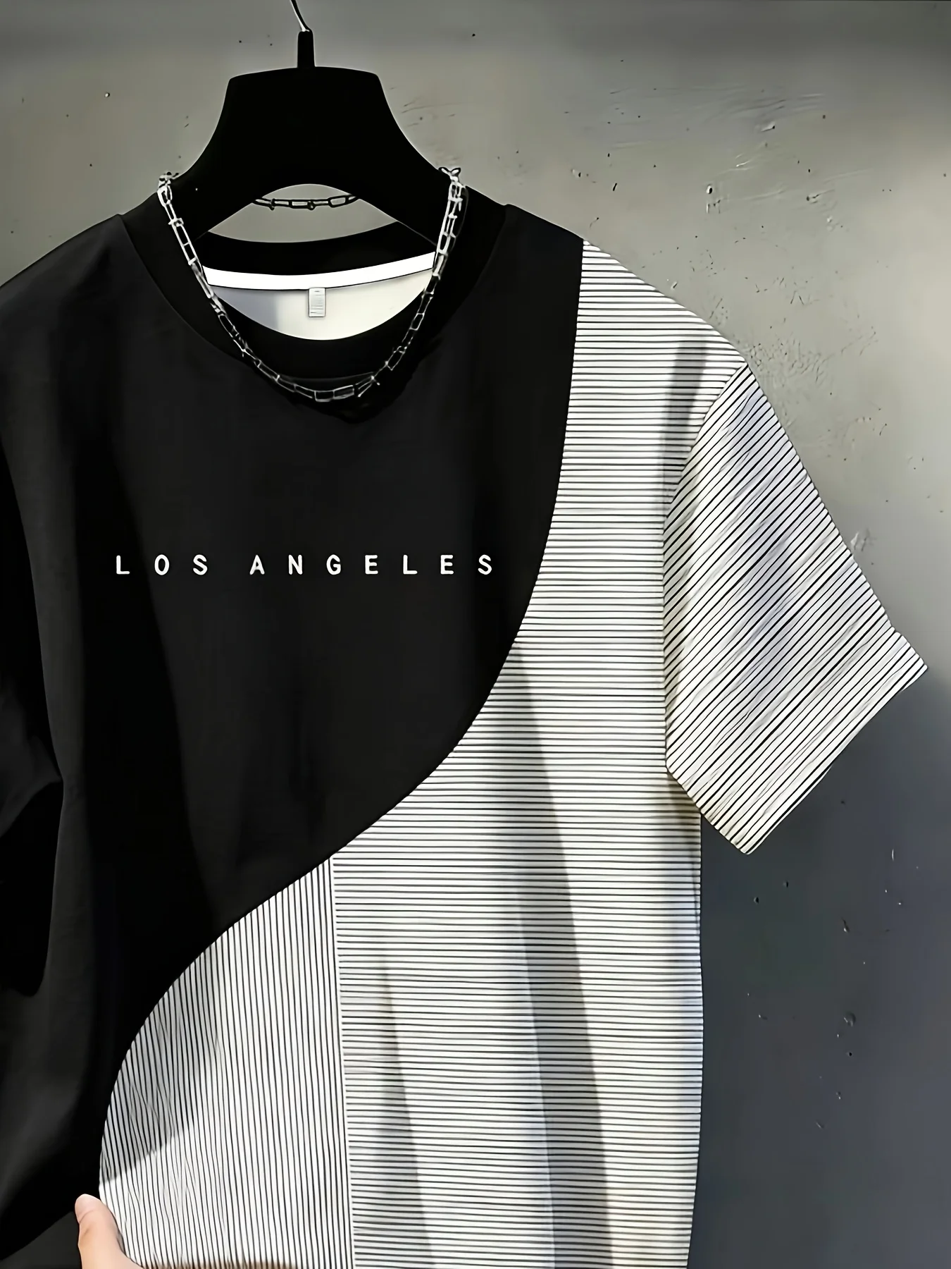 New men's short-sleeve T-shirt, loose-fitting and tailored with printed designs, versatile basic crew-neck top suitable for spri